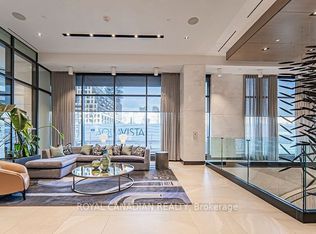 1 Edgewater Dr E #Penthouse 32, Toronto, ON M5A 0L1