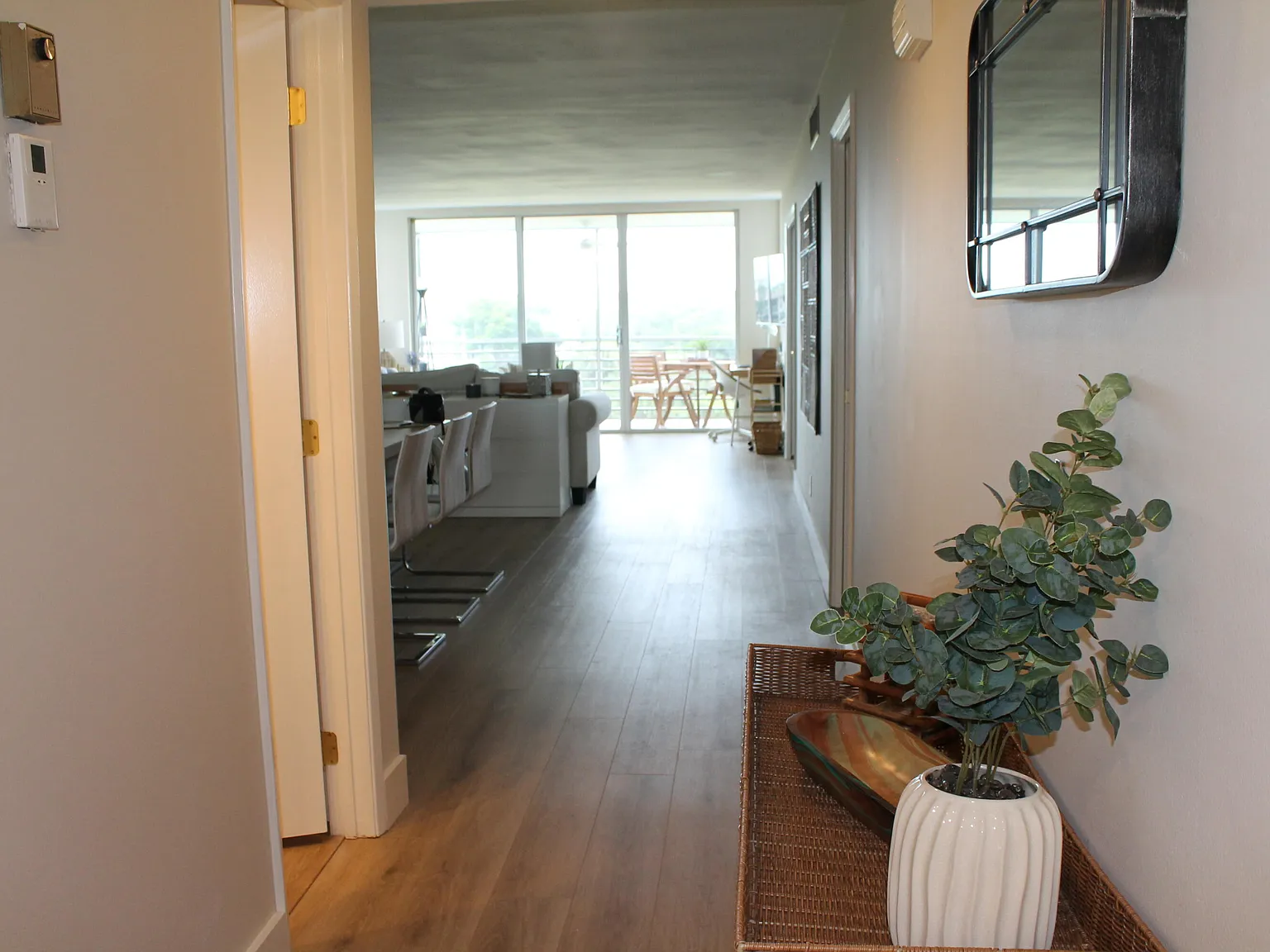 3 bed, 2.5 bath, 1620 sqft, $4,000 — Photo 4