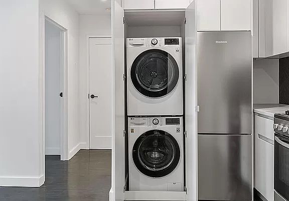 4th image of 260 Water St #1J