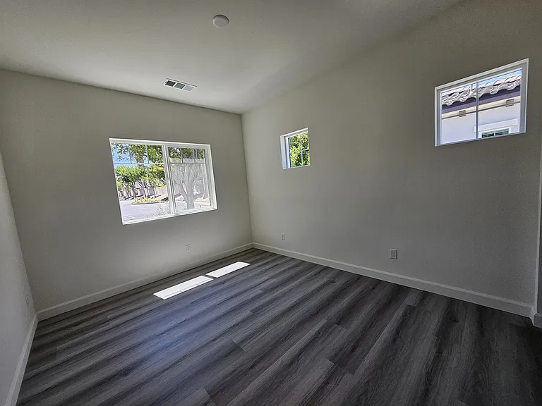 1355 Point Loma Pl — Photo 22