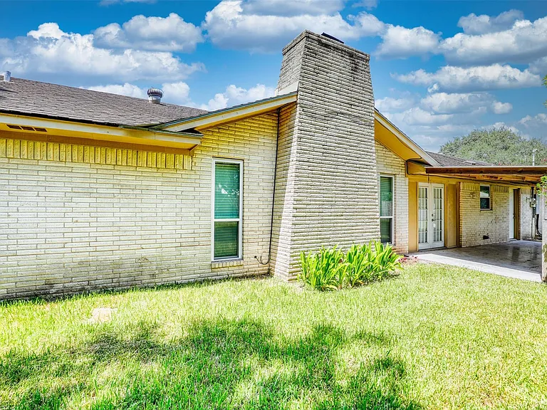 607 Rosewood Dr — Photo 20