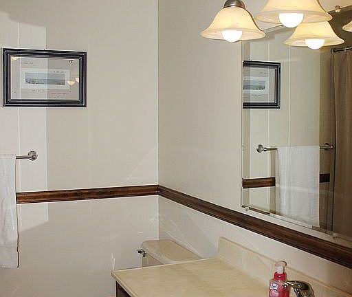 Brand new paint in 2nd bath