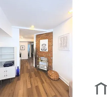 2 bed, 700 sqft, $3,200 — Photo 1