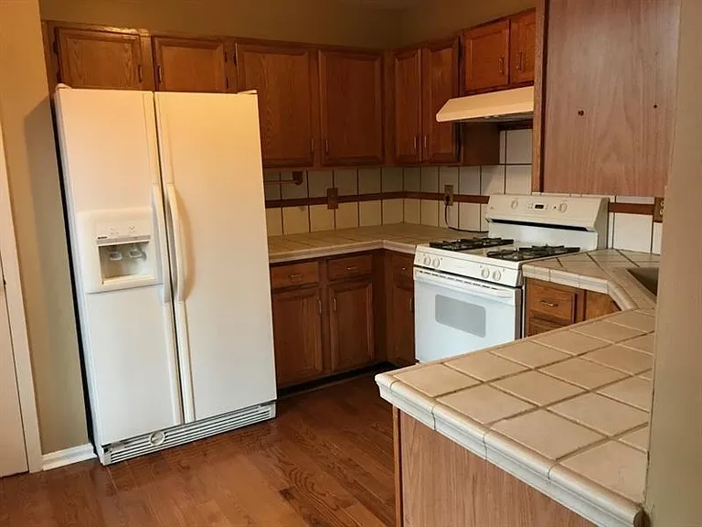 2989 Garland Dr SW — Photo 4