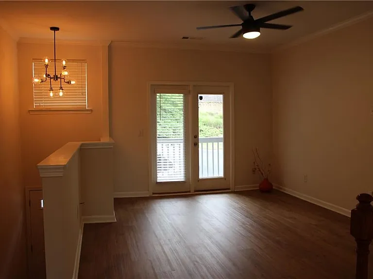 2059 Liberty Ct NW — Photo 7