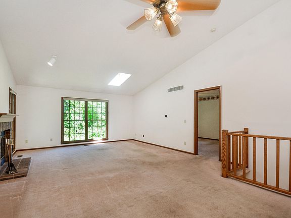 2nd image of 2386 Wildemere St