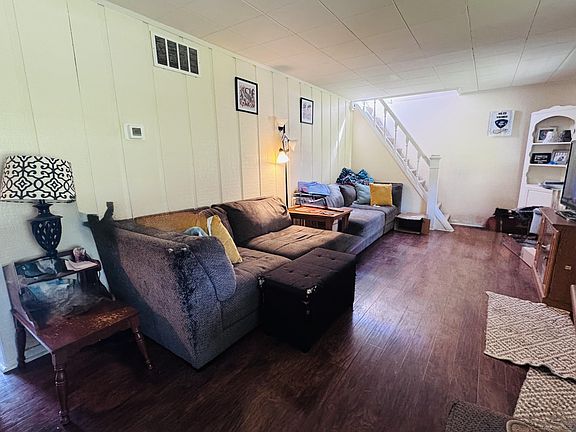 2nd image of 2551 Lake Shore Dr