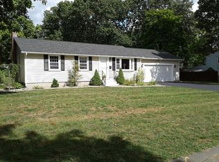 96 Heather Ln, Windsor Locks, CT 06096