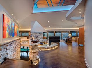 1505 Valley View Dr, Racine, WI 53405