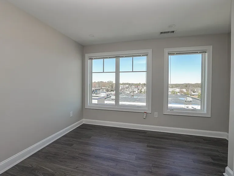 71 Legacy Blvd — Photo 10