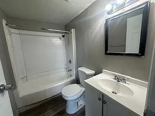 2822 Price Ave Photo 1