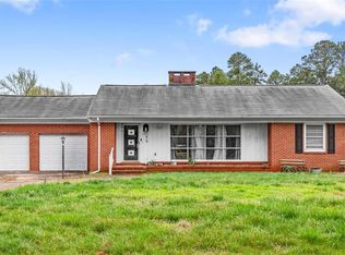 56 N Hillcrest Rd, Siler City, NC 27344