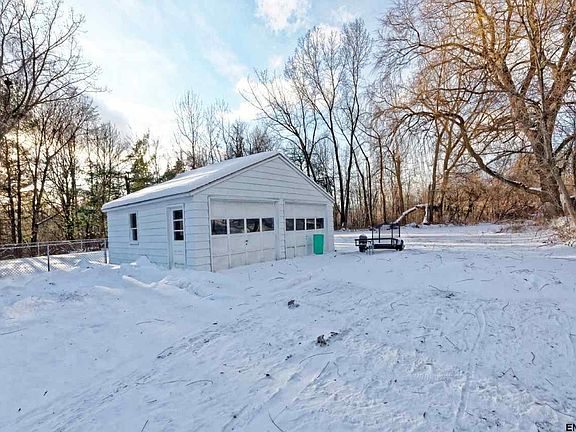 5th image of 18 Mountainview Dr