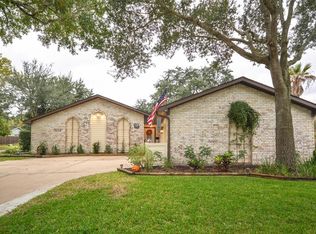 15714 Rill Ln, Houston, TX 77062