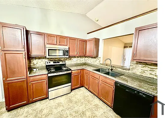 1460 Blue Brook Way — Photo 8