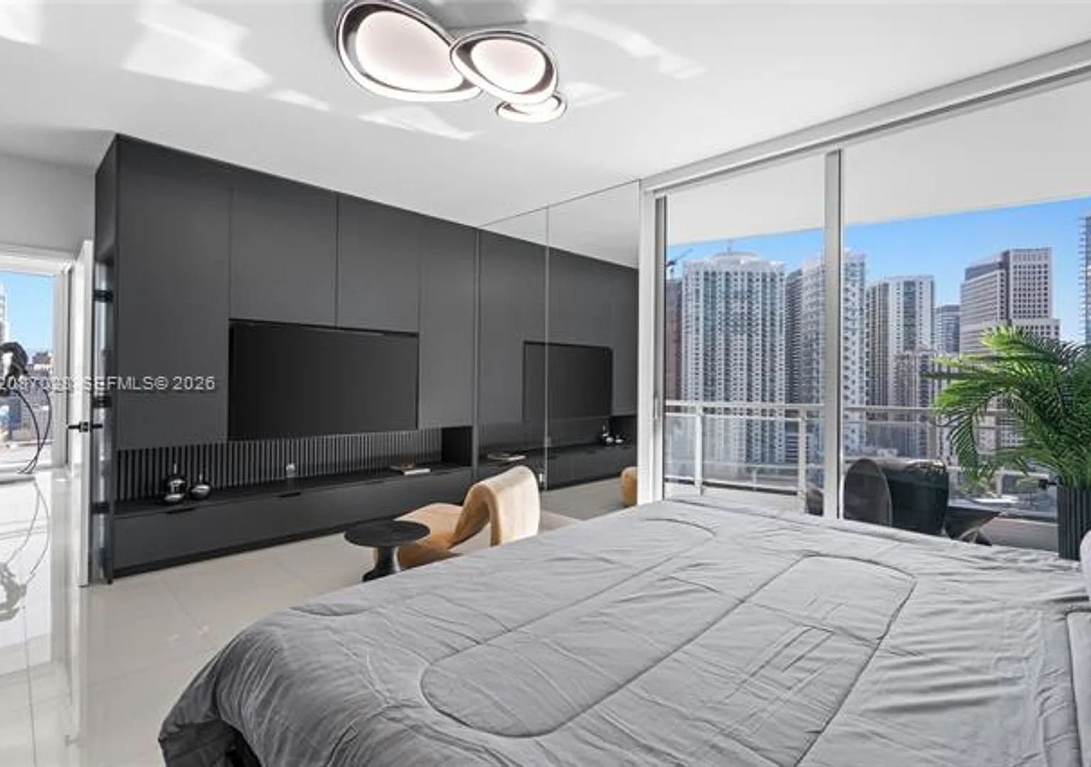 90 SW 3rd St cu-2204, Miami, FL 33130 — Photo 1