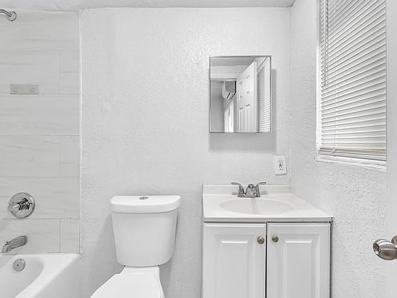 4th image of 2781 SW 2nd St APT 6