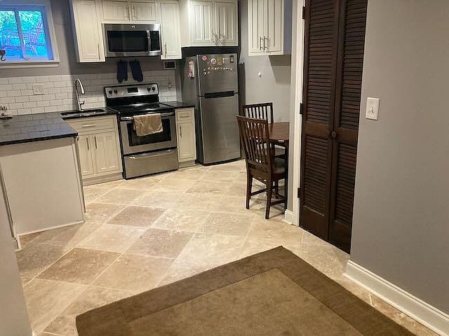 kitchen/dining