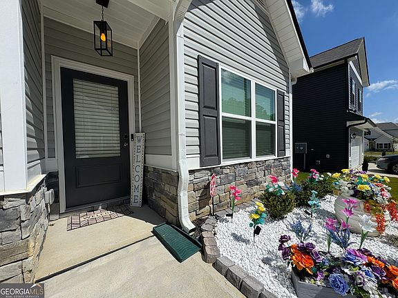 4th image of 122 Sycamore Ln