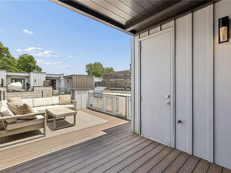 115 City View Ct NE — Photo 29