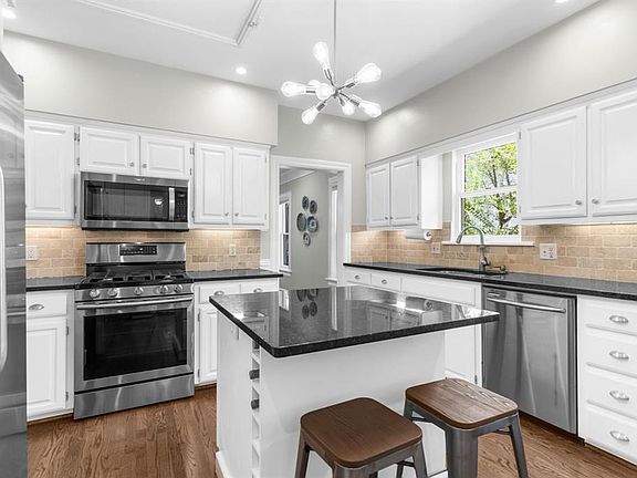 4th image of 5419 Vanderbilt Ave