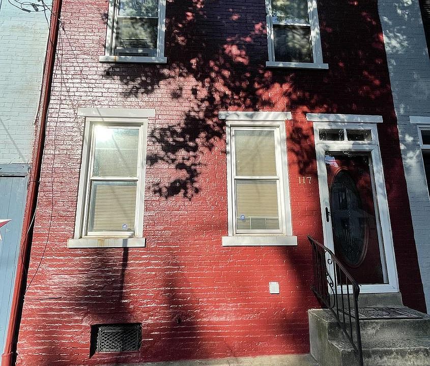 1st image of 117 N Plum St