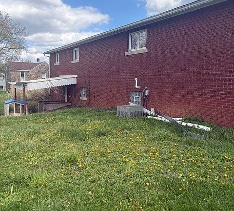 2nd image of 1508 W Green St