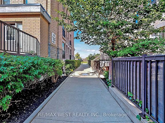 4th image of 10 Foundry Ave #240