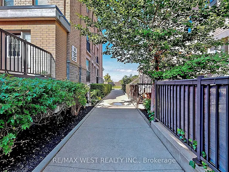 10 Foundry Ave #240 — Photo 4