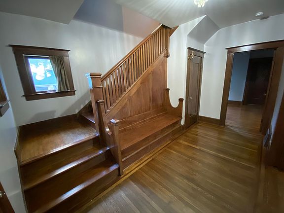 4th image of 715 30th St