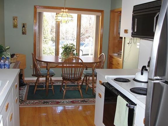 2nd image of 19 Cara Dr