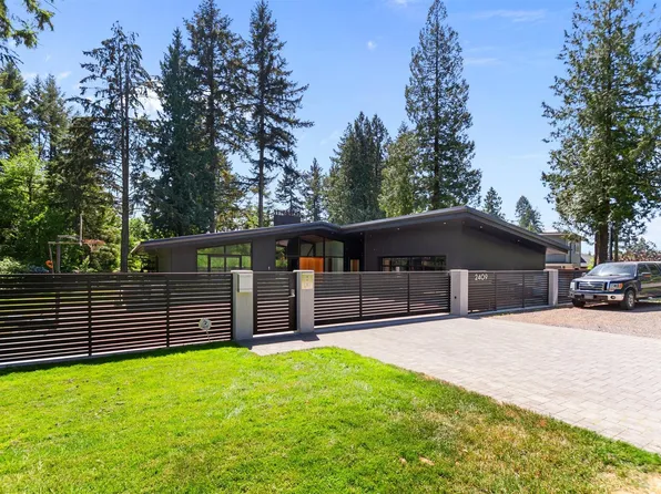 2409 Windridge Dr, North Vancouver, BC V7H 1B6
