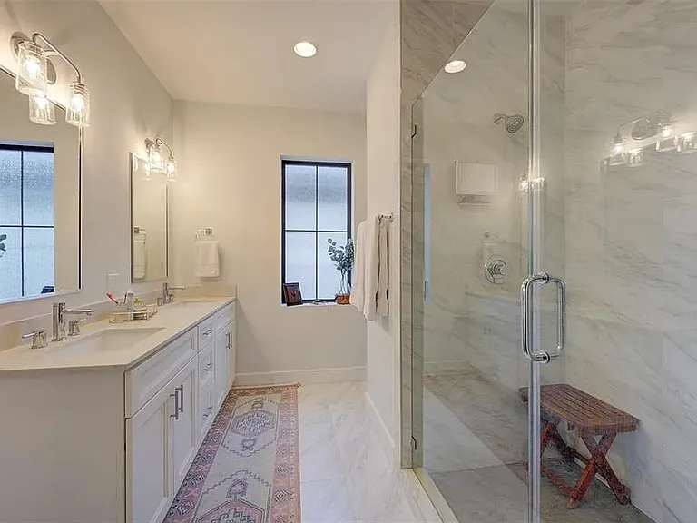116 E 33rd St #B — Photo 22