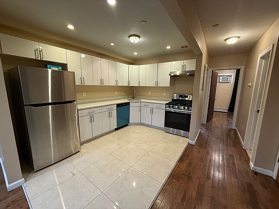 2nd image of 172-27 Baisley Blvd #3A