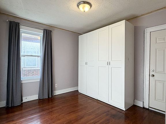 5th image of 2710 Clements St