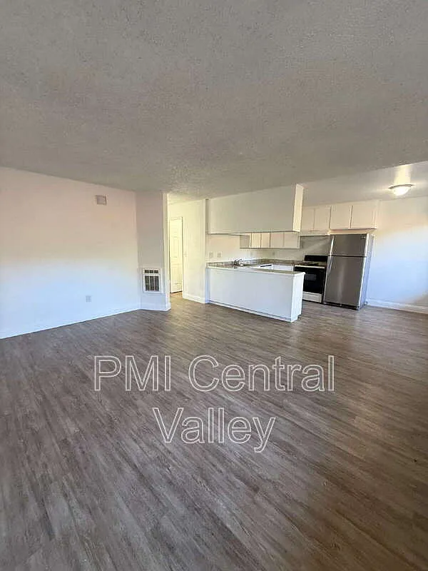 2 bed, 1.0 bath, 780 sqft, $1,400 — Photo 4