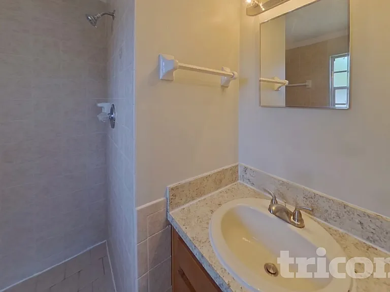 8252 Yolanda Ct — Photo 10
