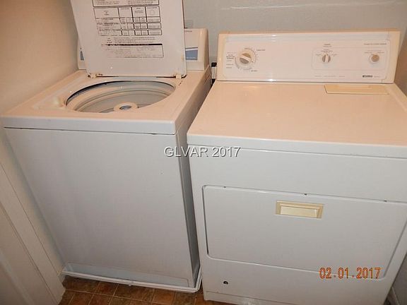 5th image of 8293 Vanity Fair Ln #0