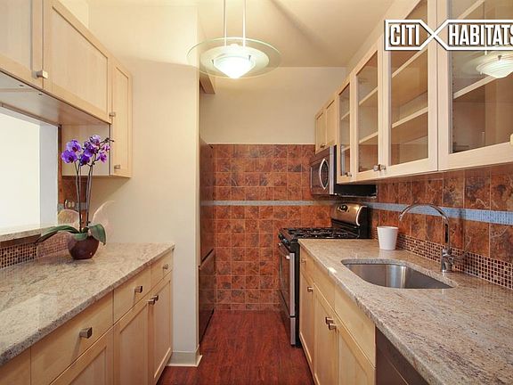 3rd image of 100 Manhattan Ave APT 3B