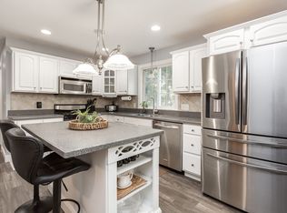 2 Sherwood Dr, Halifax, MA 02338