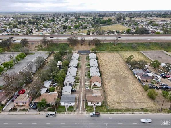 929 E Brundage Ln, Bakersfield, CA 93307