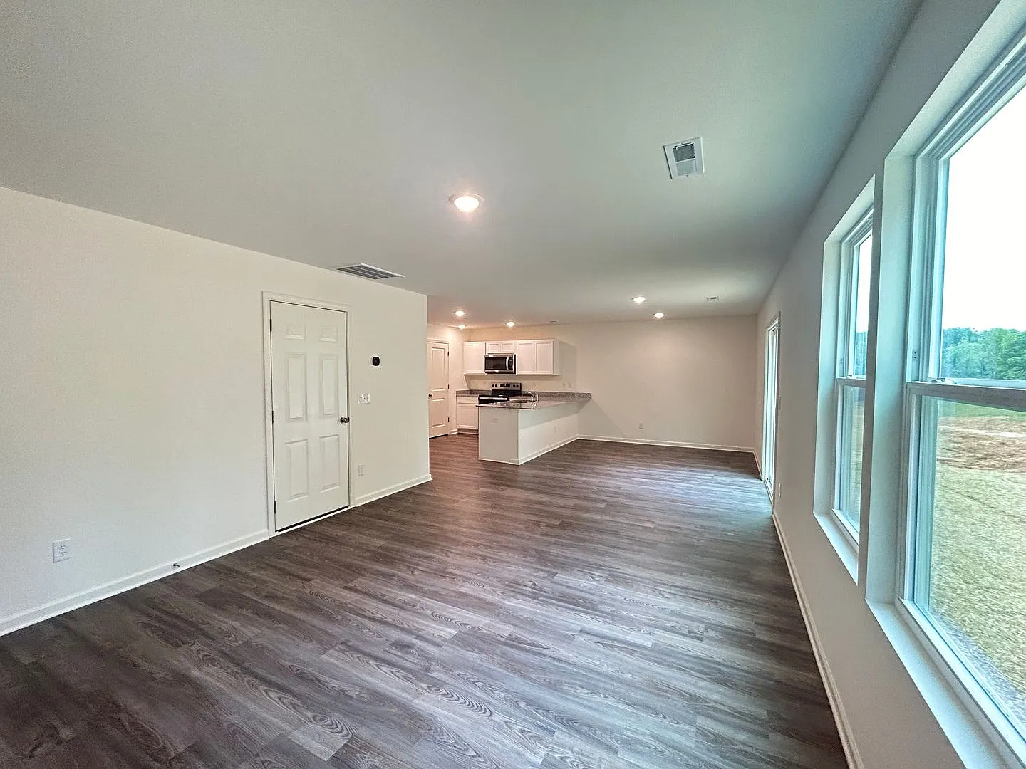 Like NEW 2-story 4 bedroom 2.5 bath Home in the Windcrest Acres Community in Asheboro w/ 1 car-ga... — Photo 4