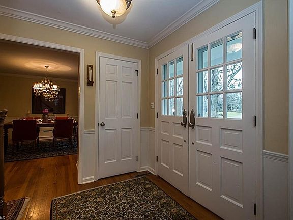 3rd image of 35 Lochspur Ln