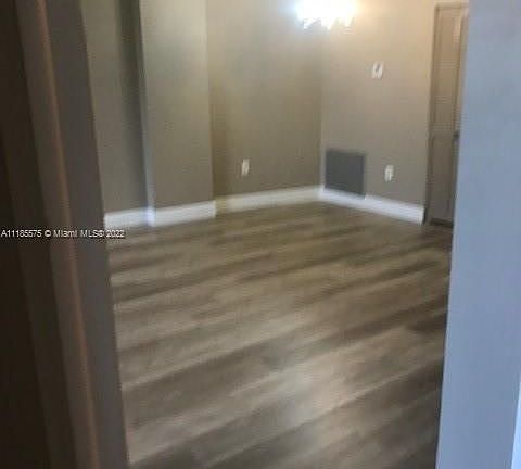 3rd image of 919 Hillcrest Dr APT 511