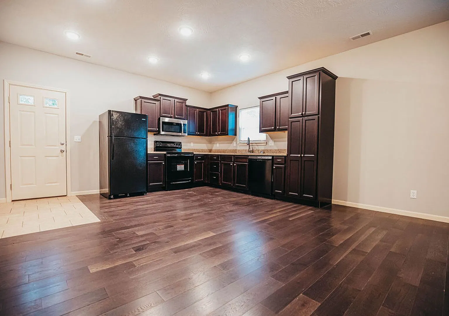 Beautiful 4 Bed/2 Bath Home -Close to MSU — Photo 3