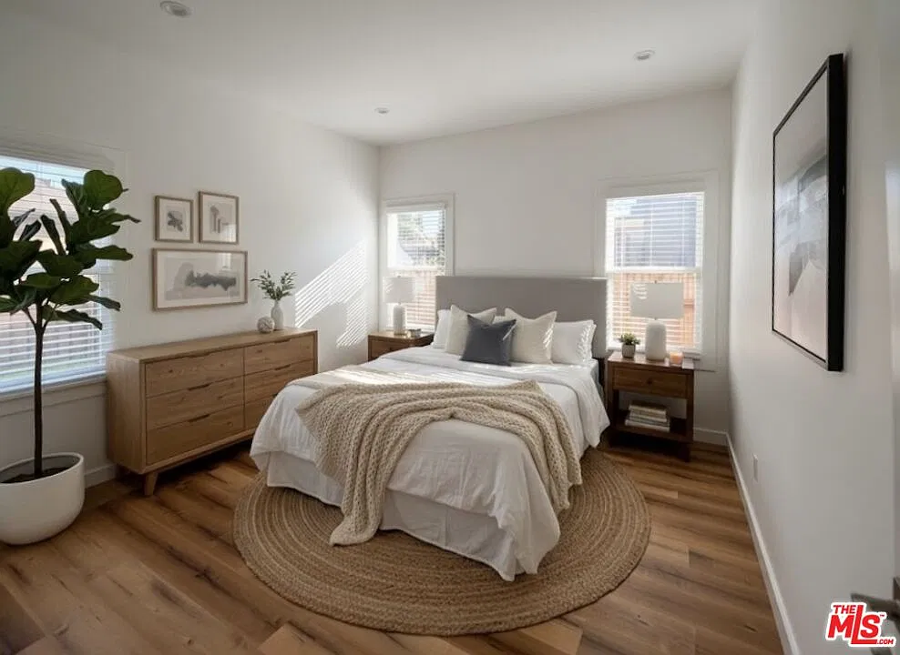 3 bed, 2.0 bath, 2128 sqft, $3,000 — Photo 2
