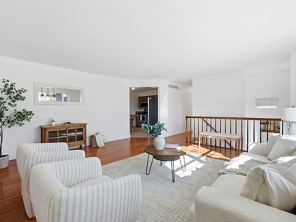 5th image of 4204 Lloyd Ave SE