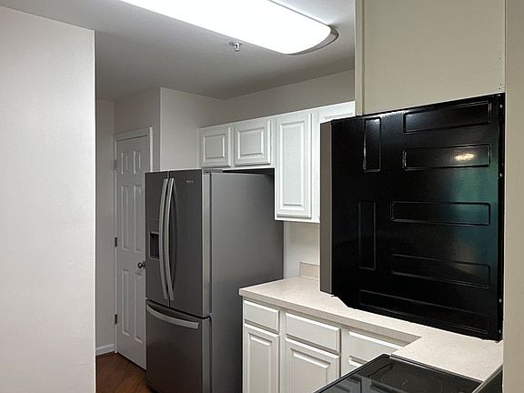 4th image of 9749 Campus Walk Ln APT L