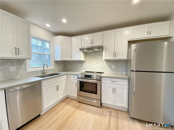 56 Taylor Pl, Southport, CT 06890
