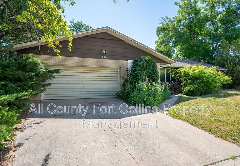 508 Louise Ln — Photo 2